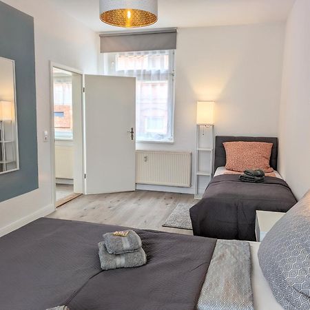 מגדבורג Casa Apartment Modern Vintage Flexibilitaet Pur- Perfektes Apartment Fuer Familien Und Geschaeftsreisende 5 Schlafplaetze, Vollausstattung, Amazon Prime & Parkplatz Inklusive מראה חיצוני תמונה